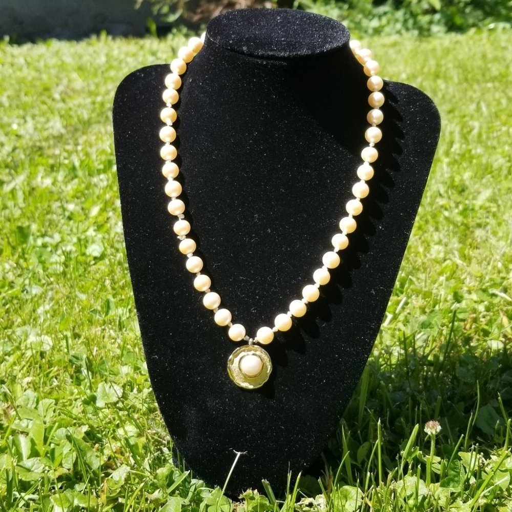 Vintage Faux Pearl Necklace - Picture 1 of 6